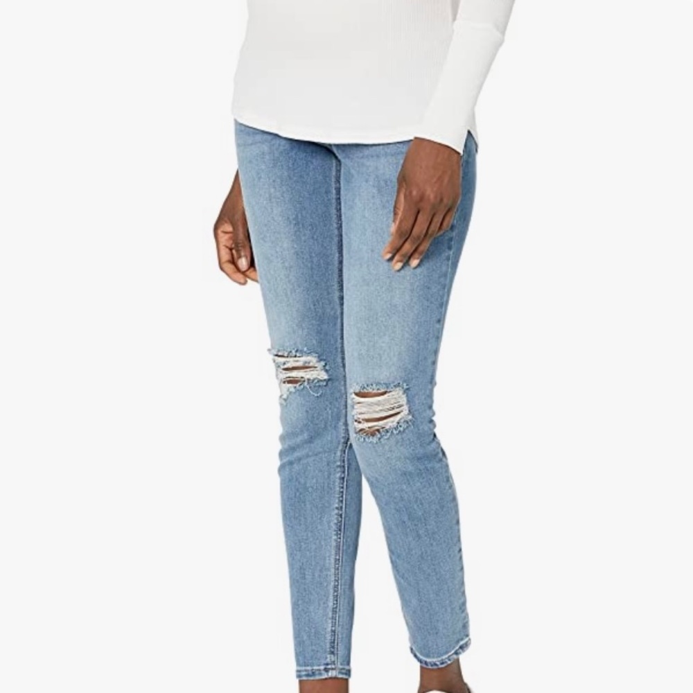 Full panel maternity jeans with light distressing